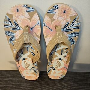 Roxy Tan Sandals